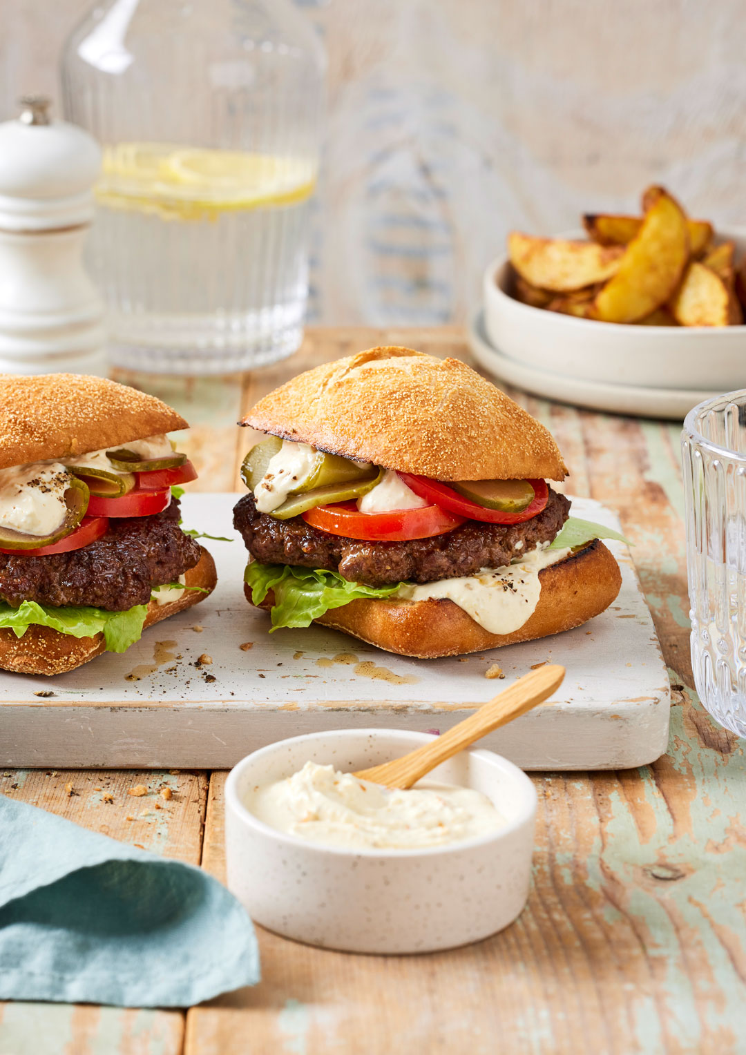 Smashed Grillburger with Roasted Onion Dip